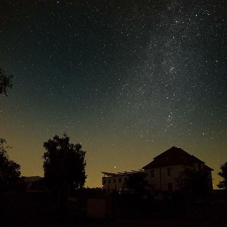 Jeleni Farma Jecmeniste Hotel Vrbovec Esterno foto